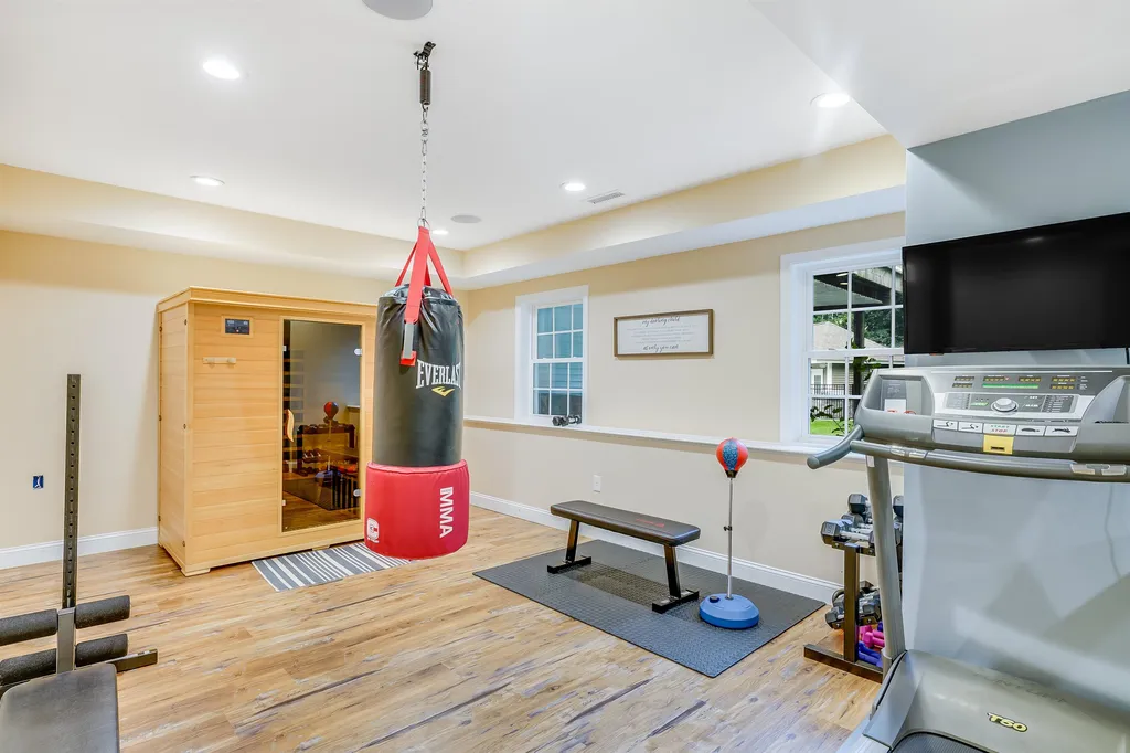 63 Northland Road Windham NH 03087