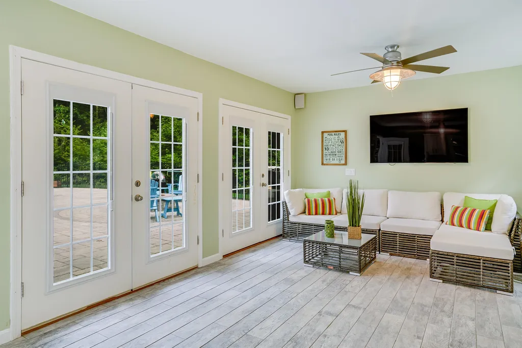 63 Northland Road Windham NH 03087