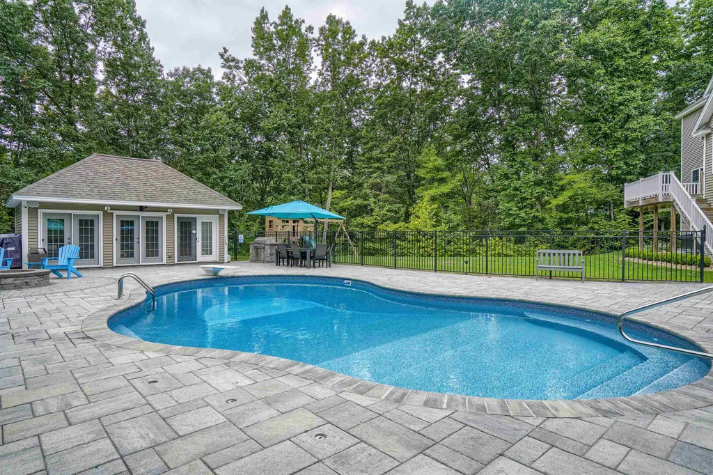63 Northland Road Windham NH 03087
