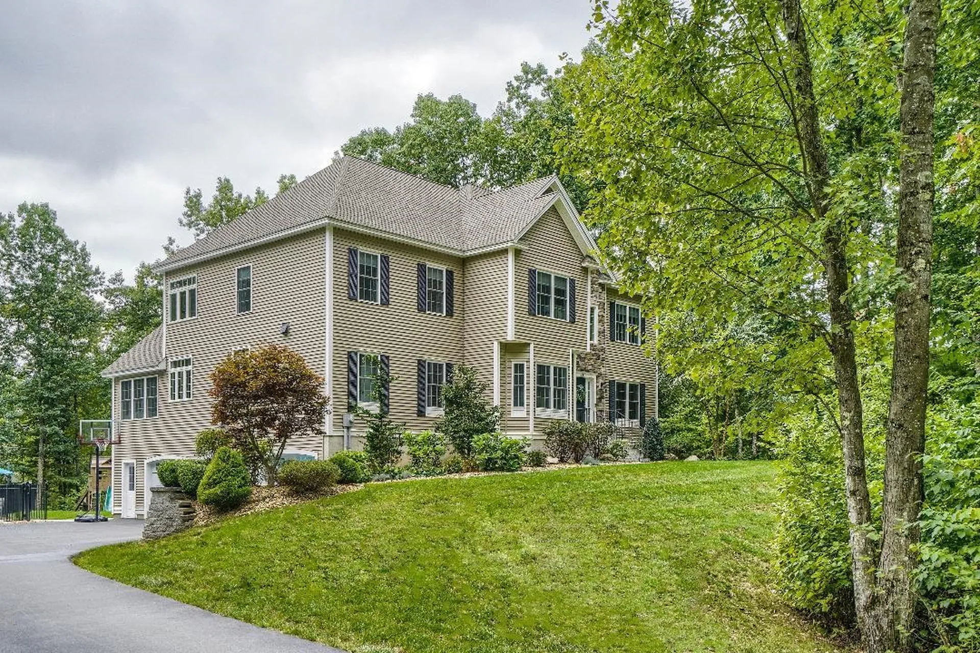 63 Northland Road Windham NH 03087
