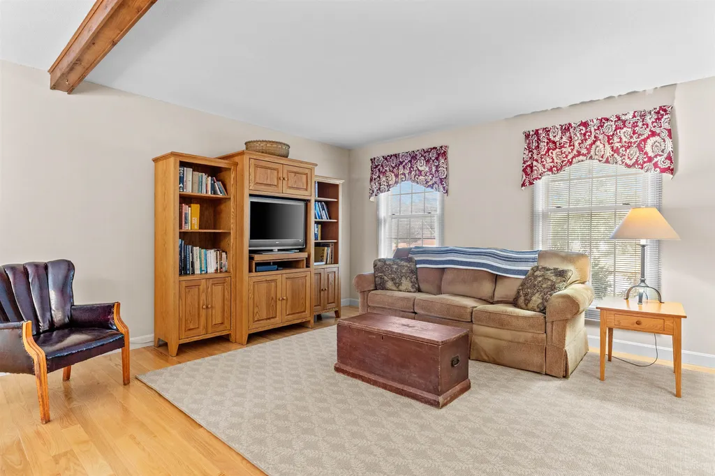 27 Countryside Drive Essex VT 05452