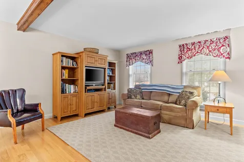 27 Countryside Drive Essex VT 05452