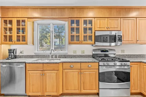 27 Countryside Drive Essex VT 05452
