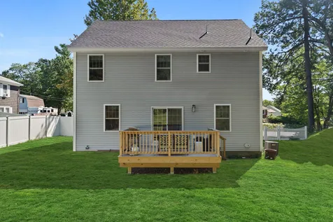 10 Adelaide Street Hudson NH 03051