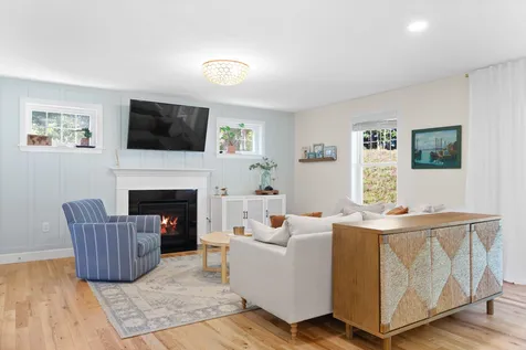 10 Adelaide Street Hudson NH 03051