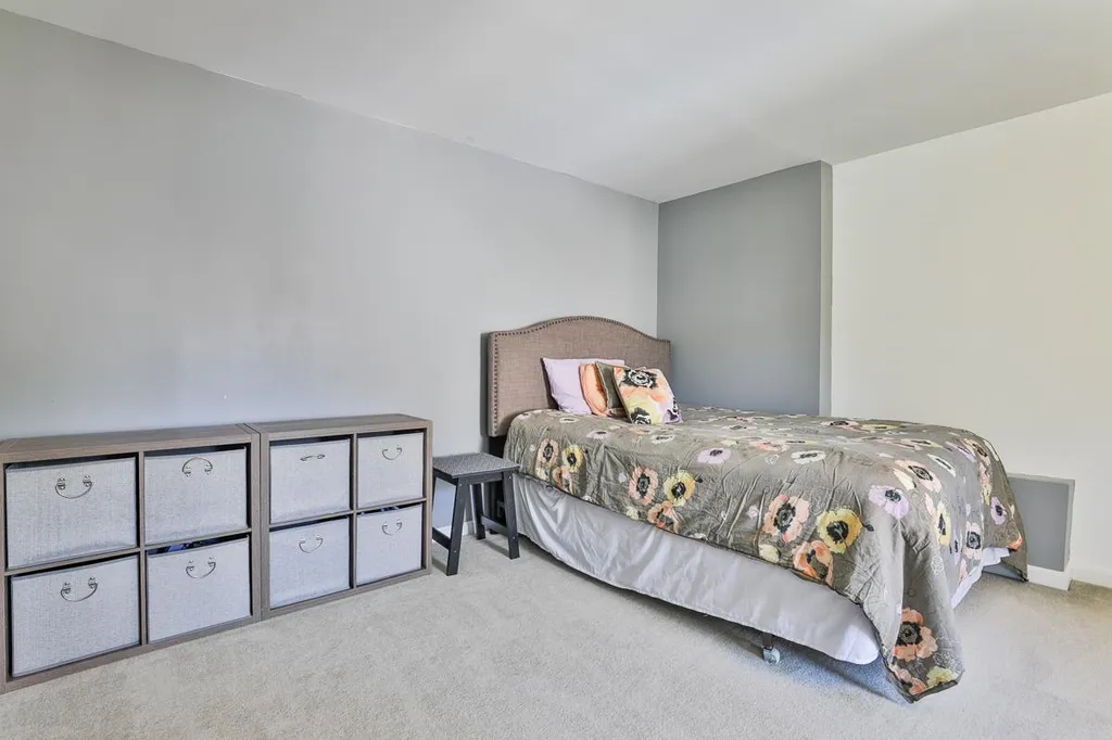 3b Intervale Court Hudson NH 03051