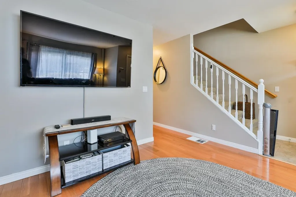 3b Intervale Court Hudson NH 03051