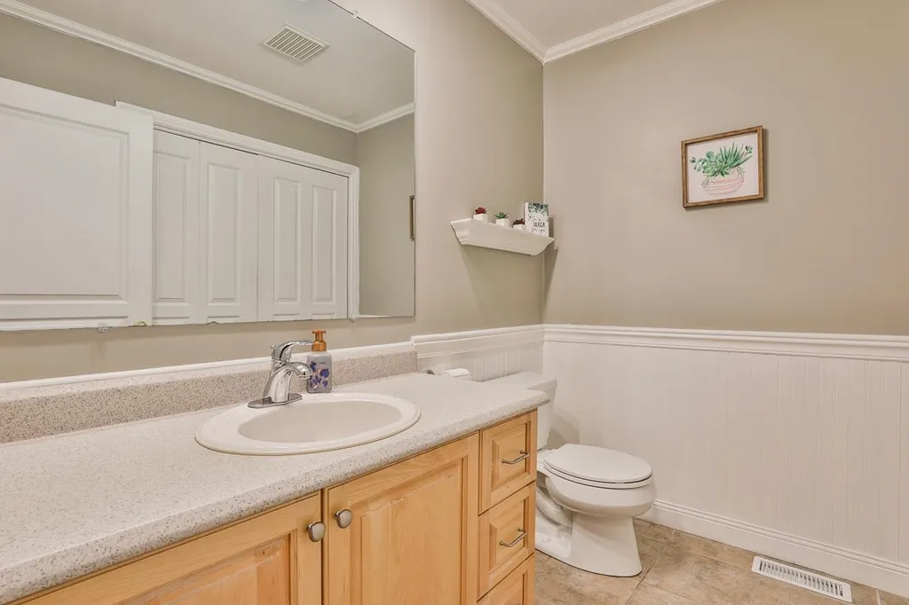 3b Intervale Court Hudson NH 03051