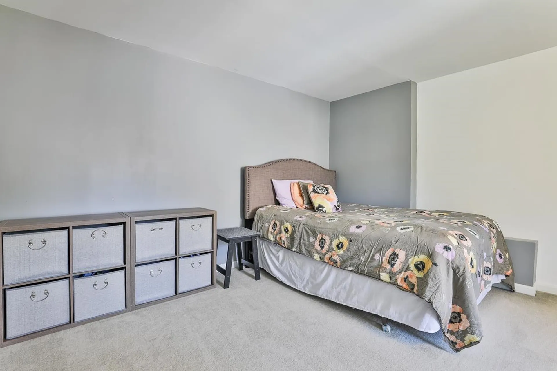 3b Intervale Court Hudson NH 03051