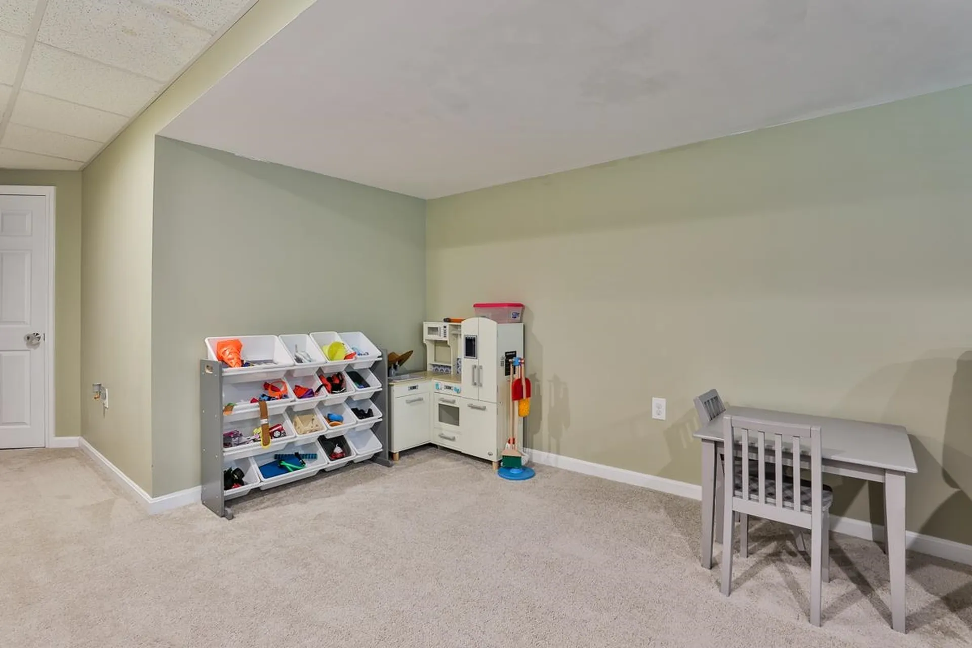 3b Intervale Court Hudson NH 03051