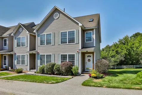 3b Intervale Court Hudson NH 03051