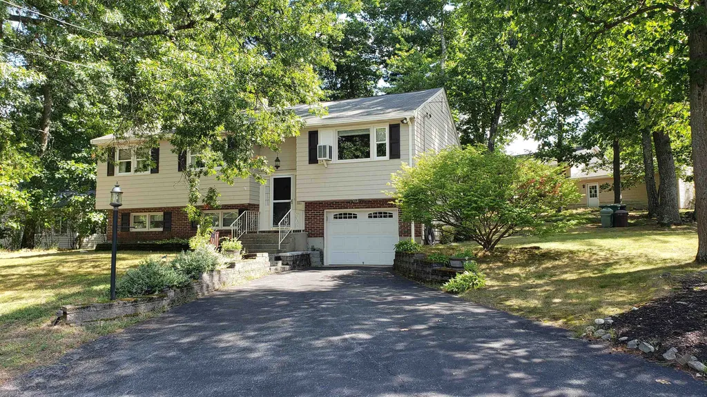 7 Lacy Lane Nashua NH 03062