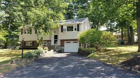 7 Lacy Lane Nashua NH 03062