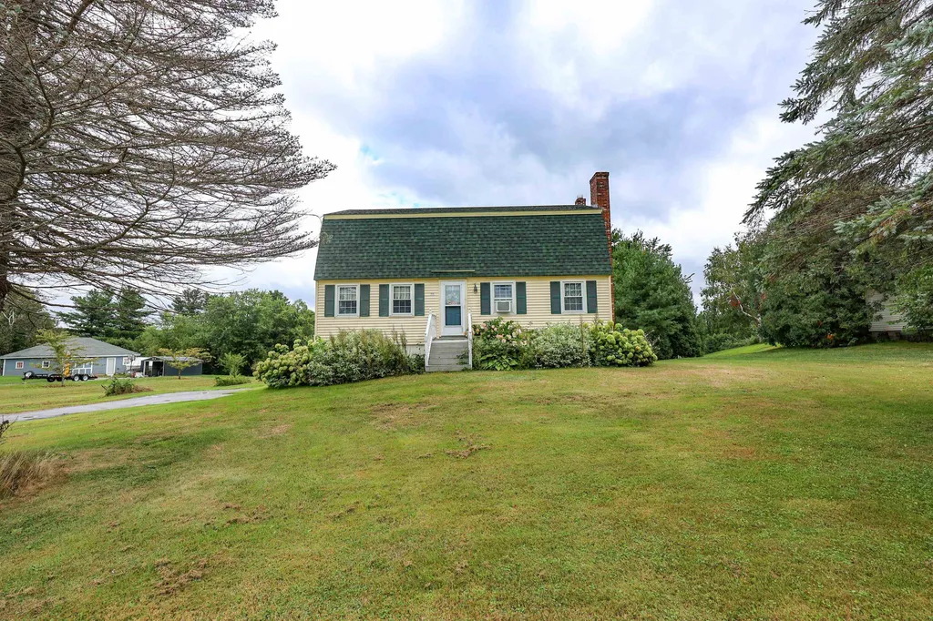71 Scobie Pond Road Derry NH 03038