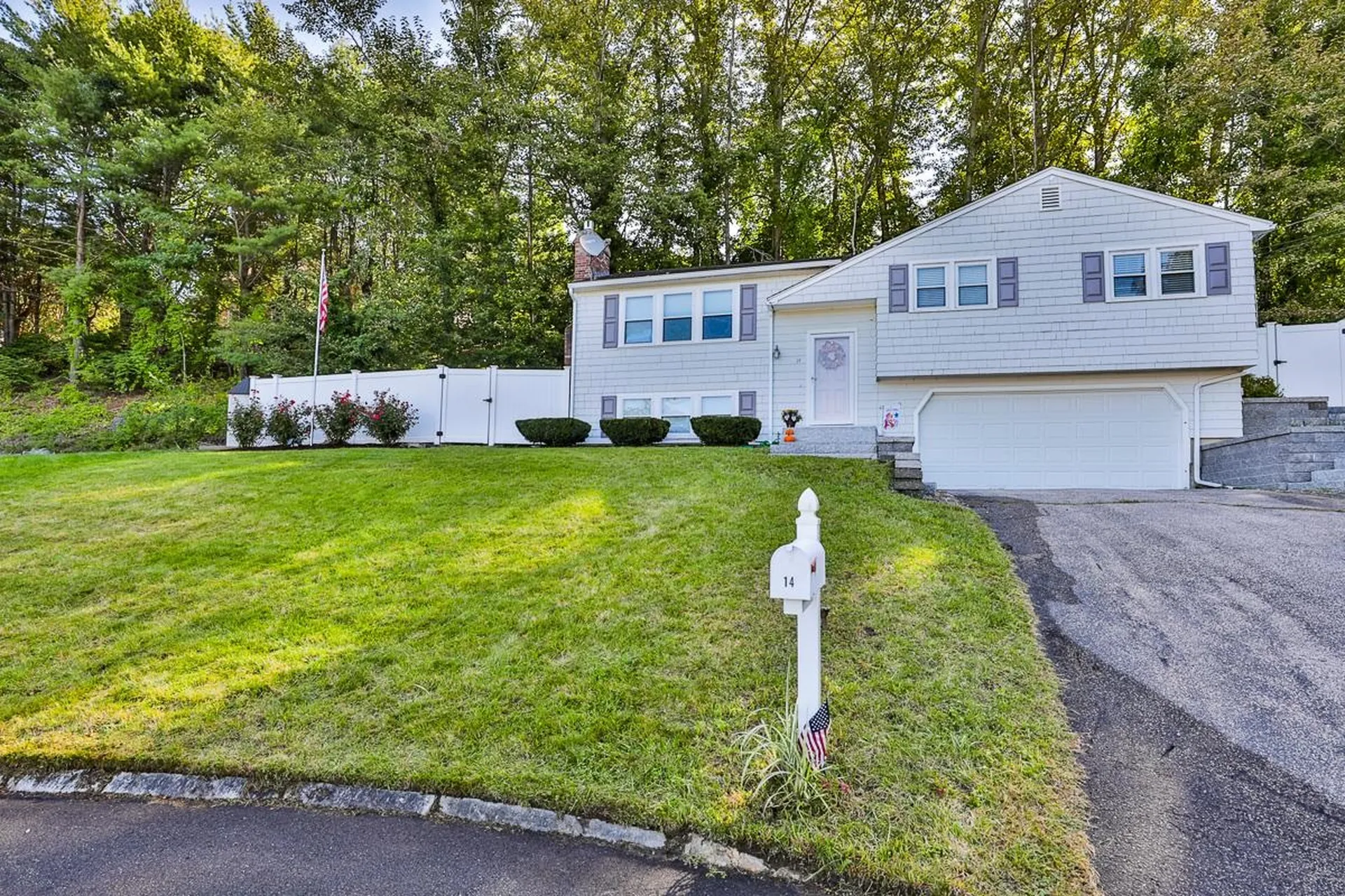 14 Percheron Circle Nashua NH 03062