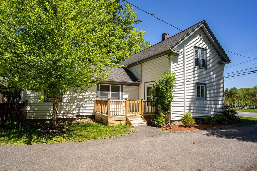 13 College Road Stratham NH 03885