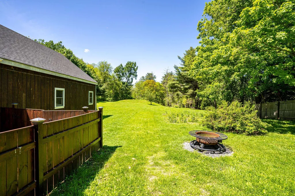 13 College Road Stratham NH 03885