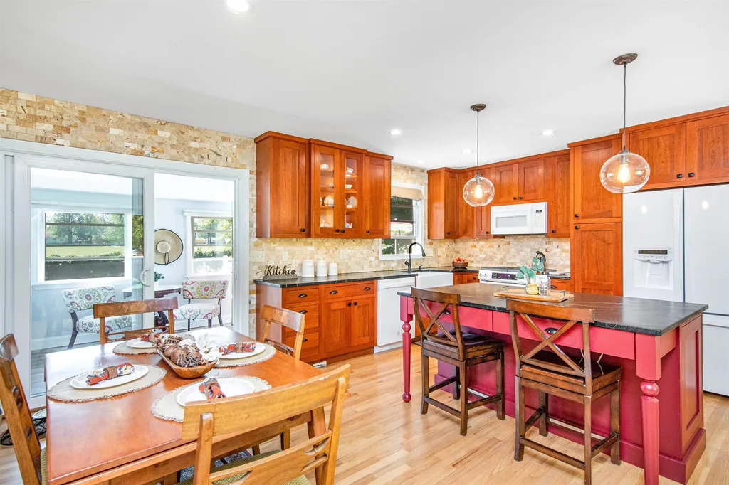 43 James Avenue Burlington VT 05408