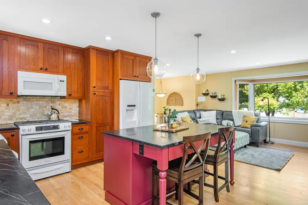 43 James Avenue Burlington VT 05408