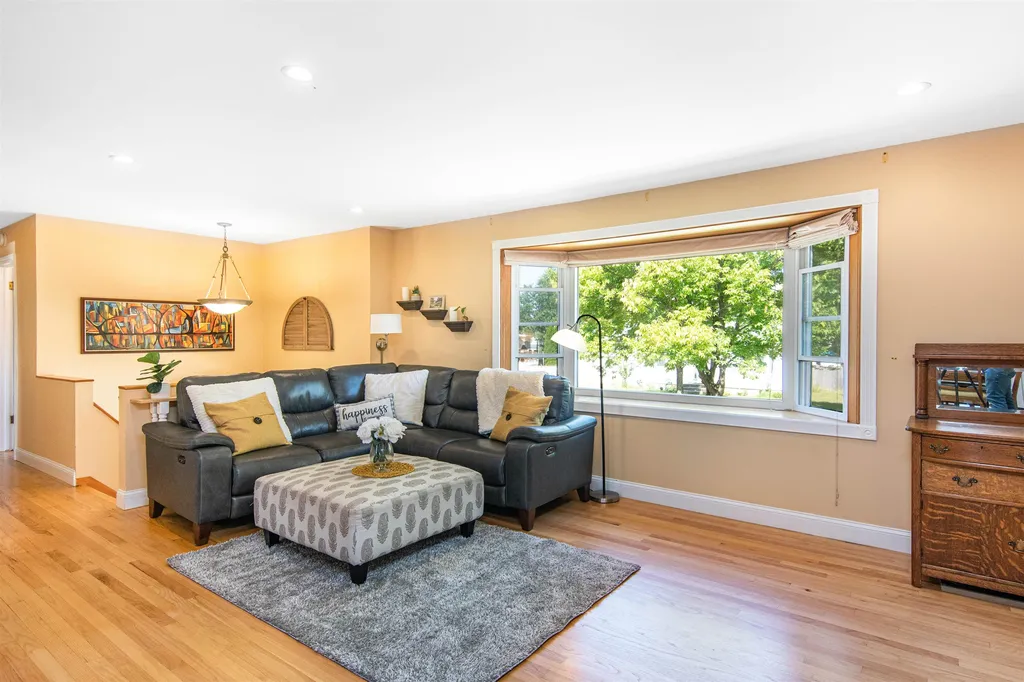 43 James Avenue Burlington VT 05408