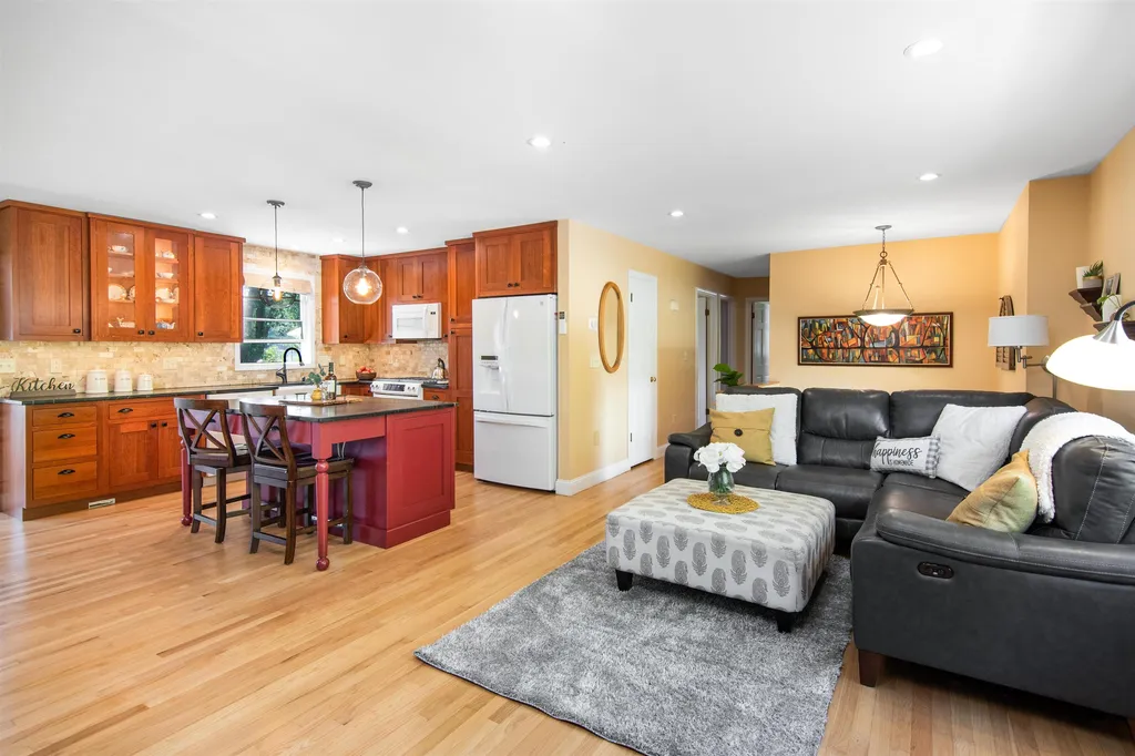 43 James Avenue Burlington VT 05408