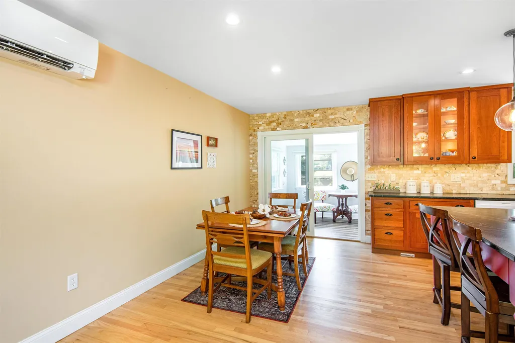 43 James Avenue Burlington VT 05408