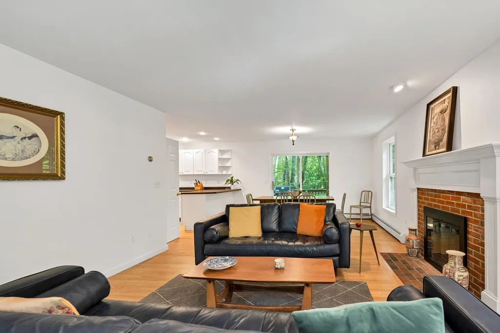 4 Captain Parker Drive Lee NH 03861