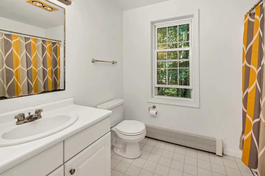 4 Captain Parker Drive Lee NH 03861