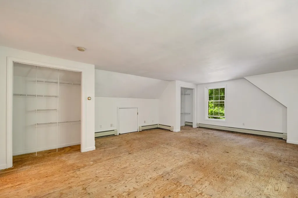 4 Captain Parker Drive Lee NH 03861