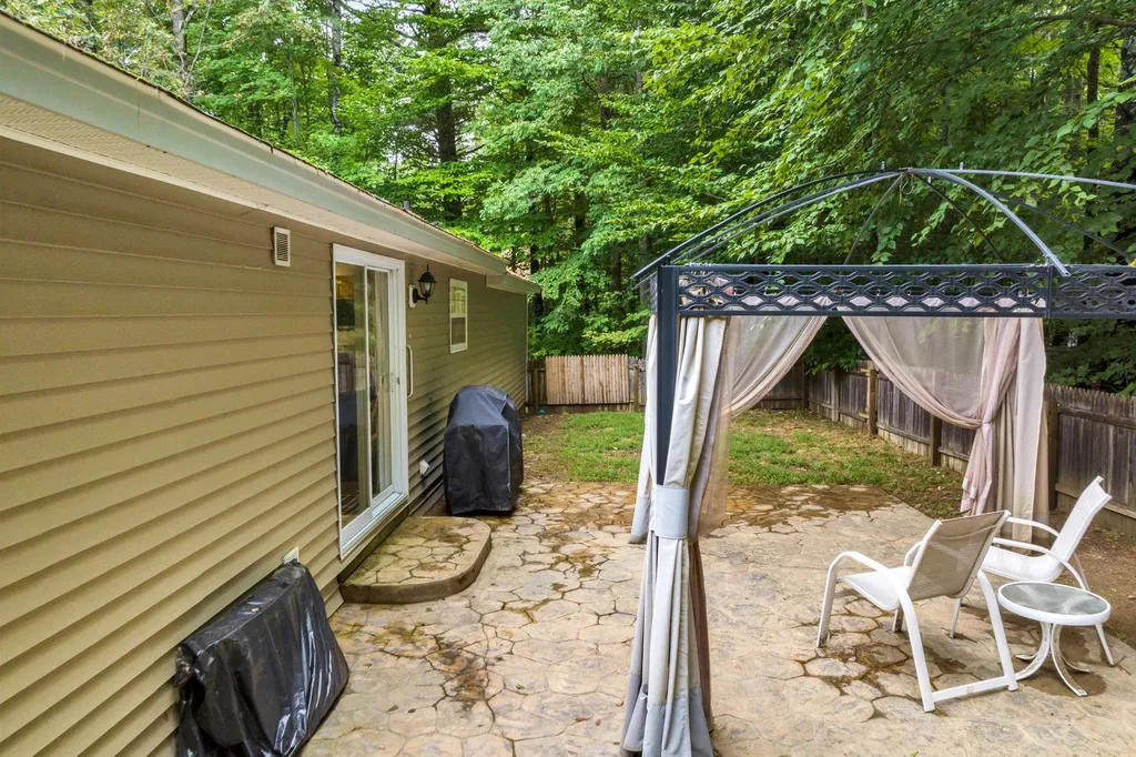 29 Estates Road Middleton NH 03887