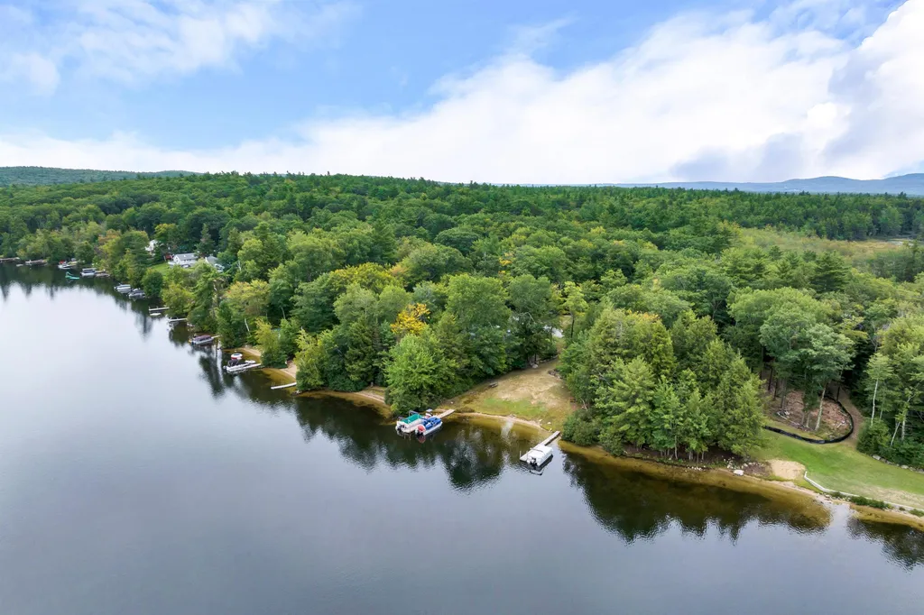 29 Estates Road Middleton NH 03887