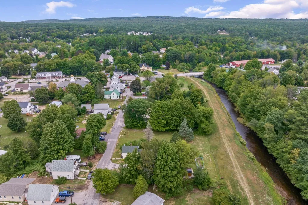 20 Water Street Farmington NH 03835