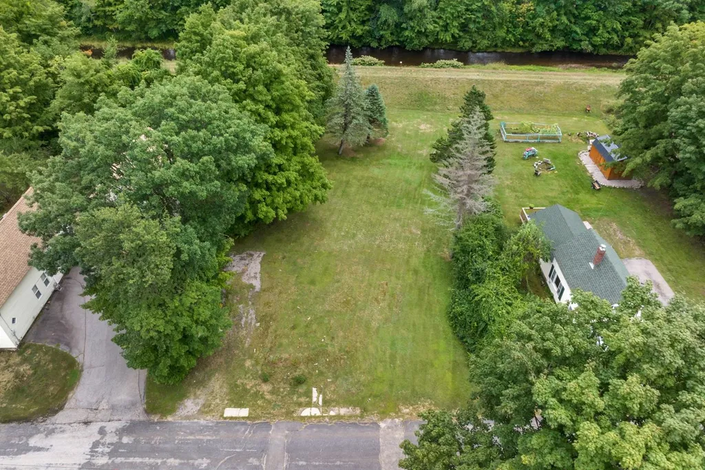 20 Water Street Farmington NH 03835