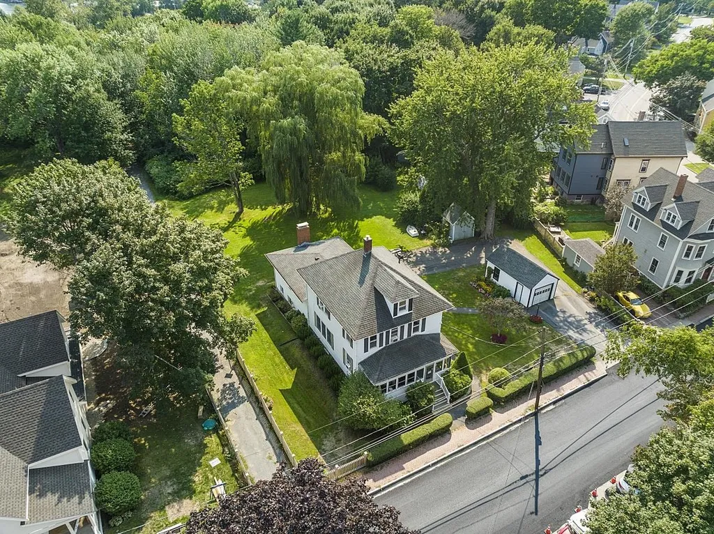 28 New Castle Avenue Portsmouth NH 03801