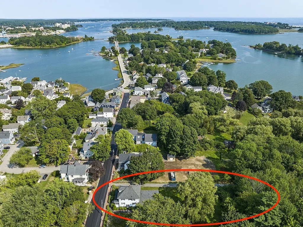 28 New Castle Avenue Portsmouth NH 03801