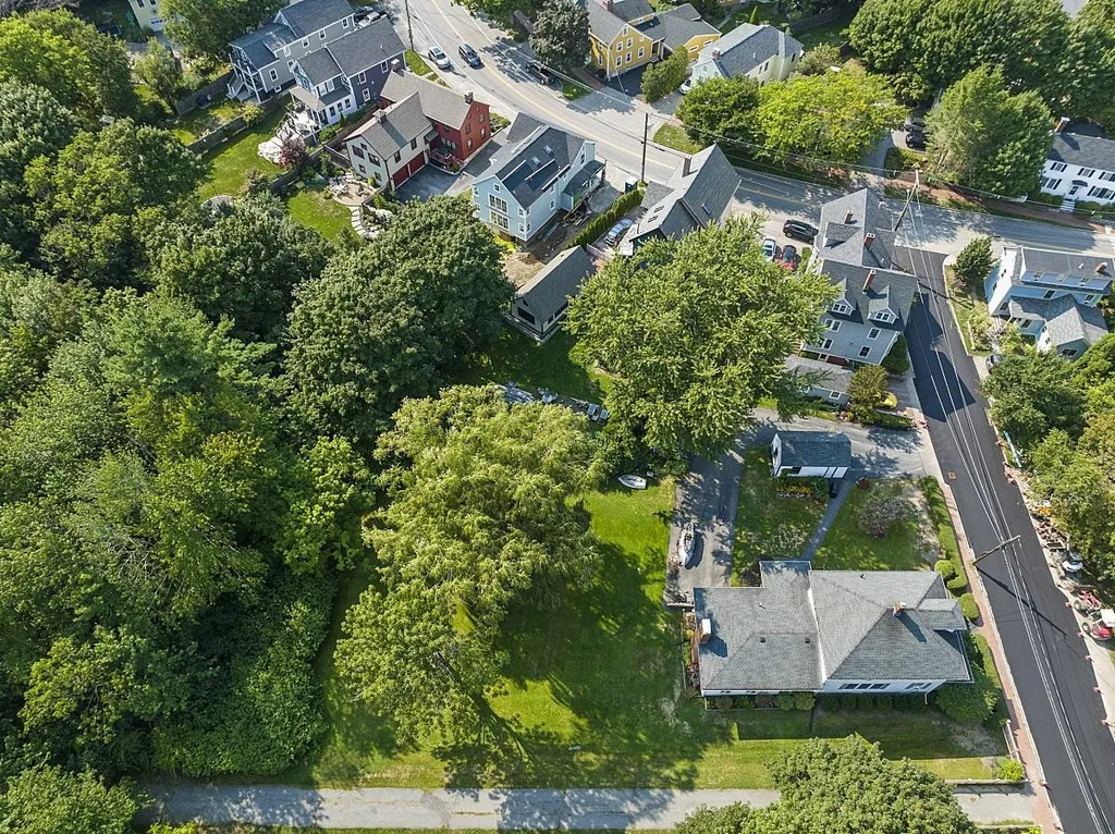 28 New Castle Avenue Portsmouth NH 03801