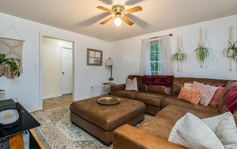 1 Laura Lane Newton NH 03858