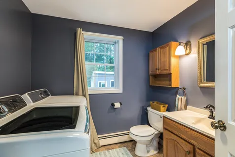 1 Laura Lane Newton NH 03858