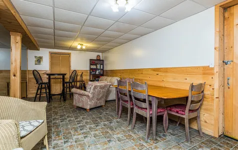 1 Laura Lane Newton NH 03858