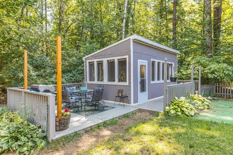 1 Laura Lane Newton NH 03858
