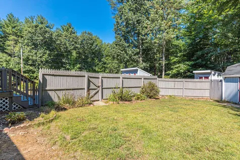 1 Laura Lane Newton NH 03858