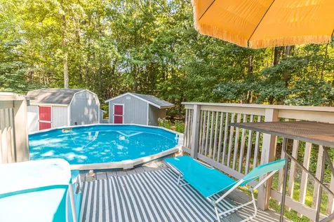 1 Laura Lane Newton NH 03858