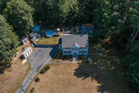 1 Laura Lane Newton NH 03858