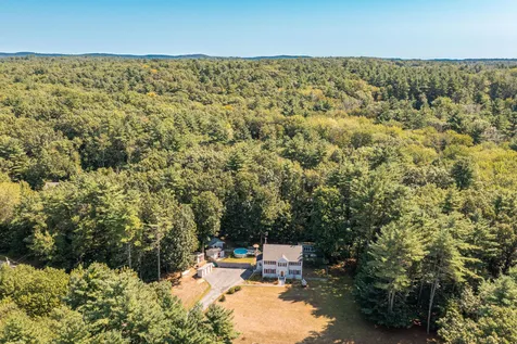 1 Laura Lane Newton NH 03858
