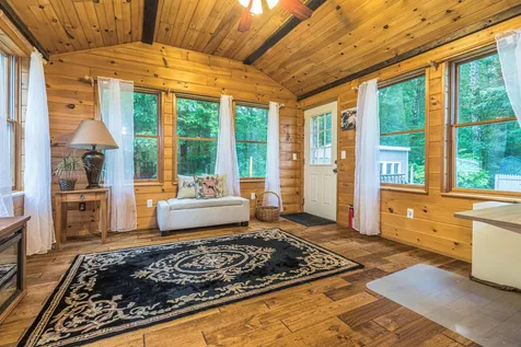 1 Laura Lane Newton NH 03858