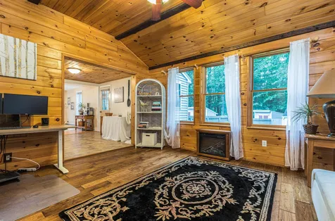 1 Laura Lane Newton NH 03858