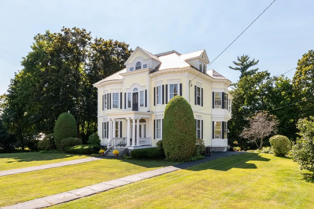 208 Pleasant Street Laconia NH 03246