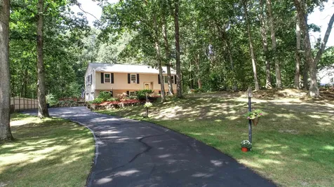 1 Donna Drive Derry NH 03038