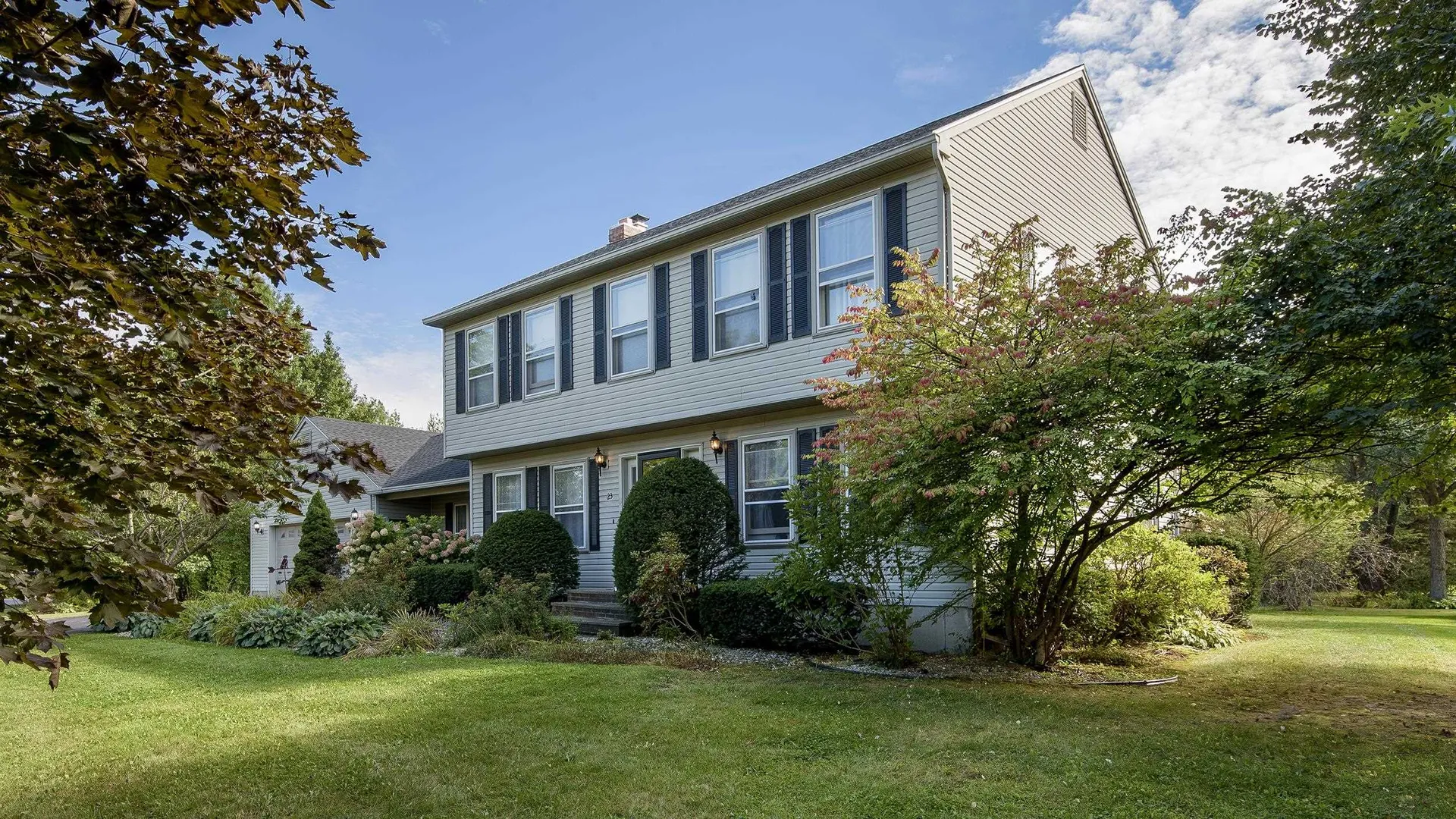 23 Knoll Circle South Burlington VT 05403