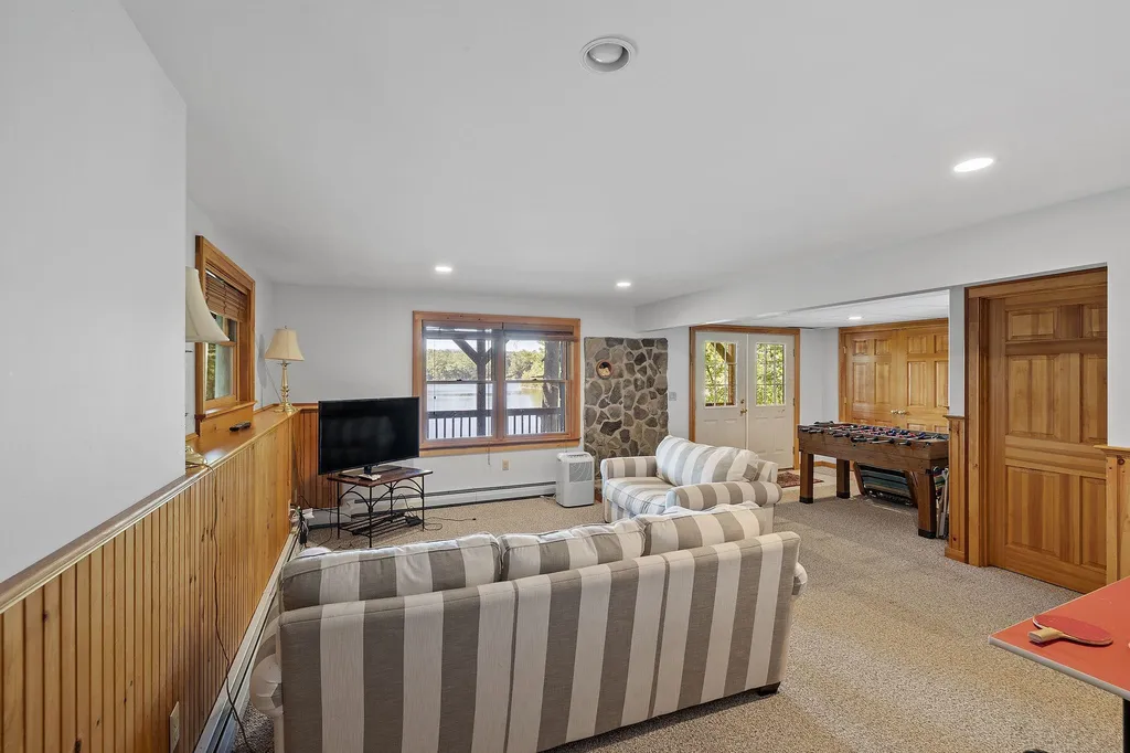 56 East Side Drive Ossipee NH 03864